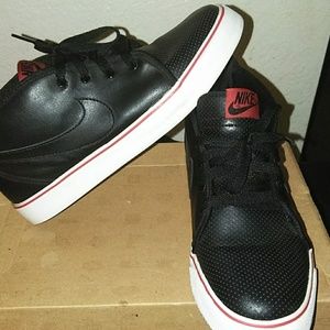 mens nike house shoes
